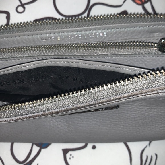 Gray Marc Jacobs bag w/ wallet - Picture 12 of 13